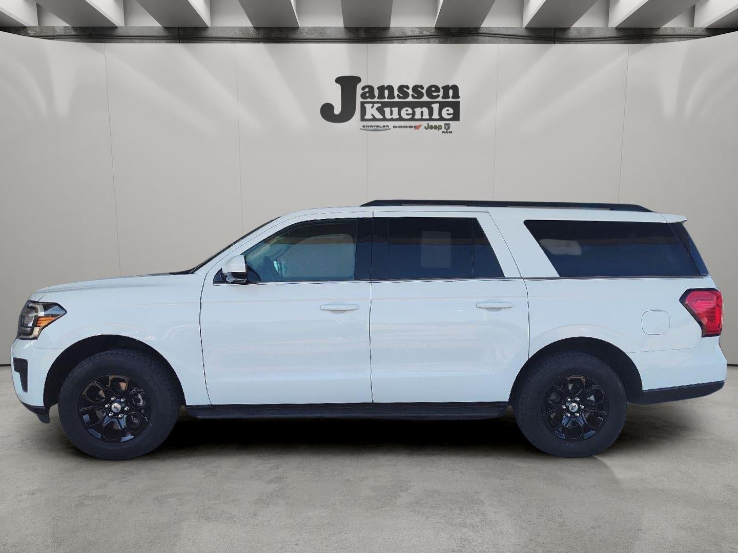 2024 Ford Expedition XLT MAX in Oxford White — front three-quarter view