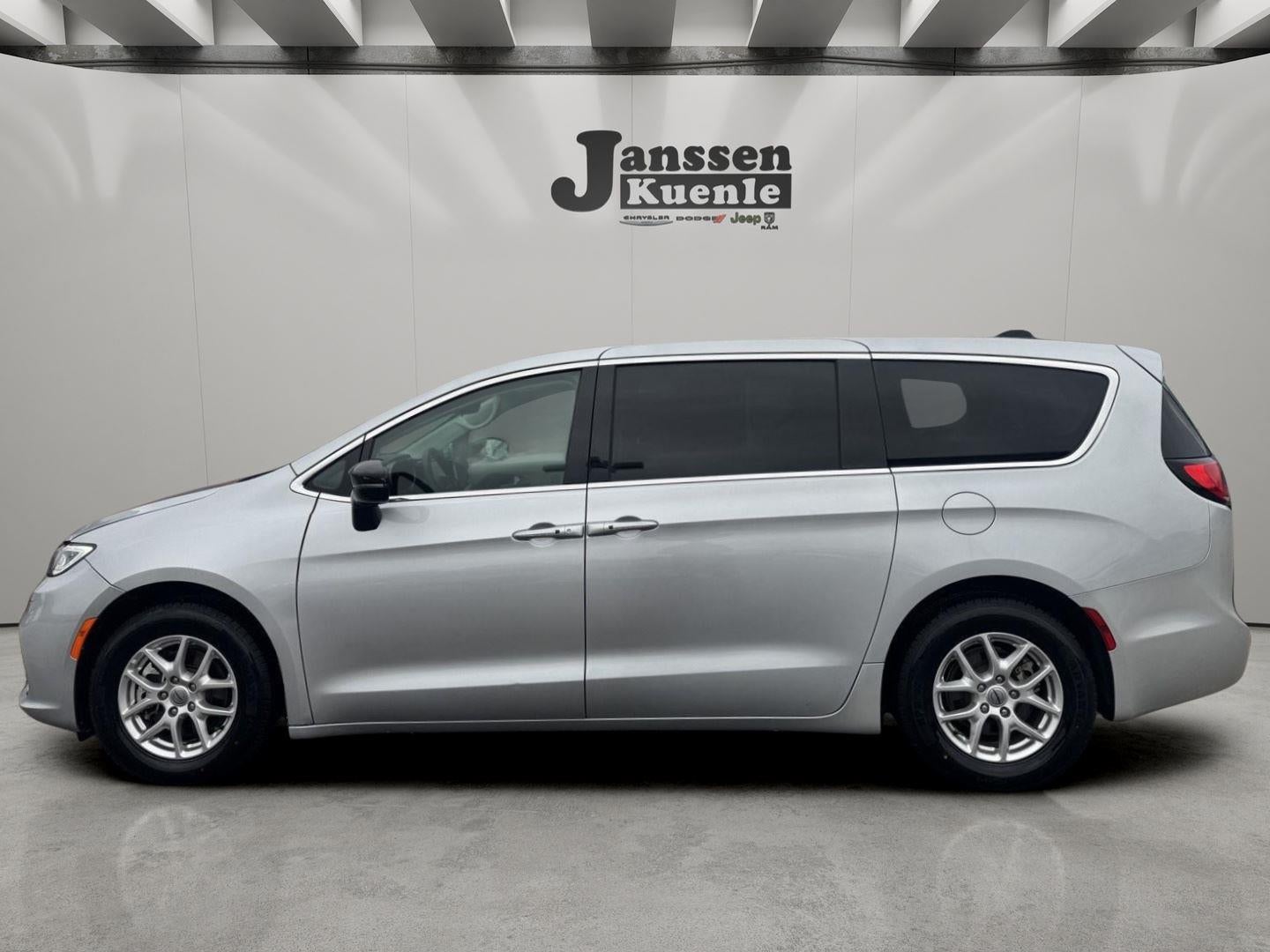 2024 Chrysler Pacifica Touring L in Silver Mist Clearcoat — front three-quarter view