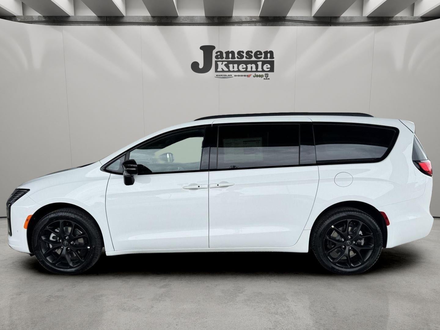 2027 Chrysler Pacifica PACIFICA LIMITED AWD in Bright White Clear-Coat Exterior Paint — front three-quarter view