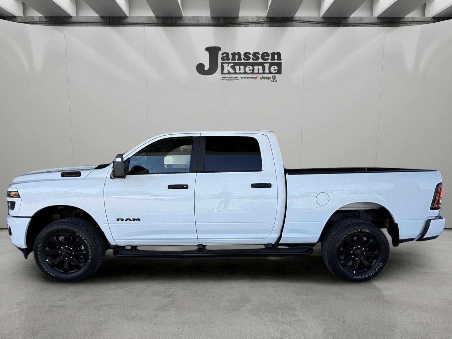 2025 RAM 2500 Big Horn Crew Cab 4x4 6'4' Box in Bright White Clearcoat — front three-quarter view