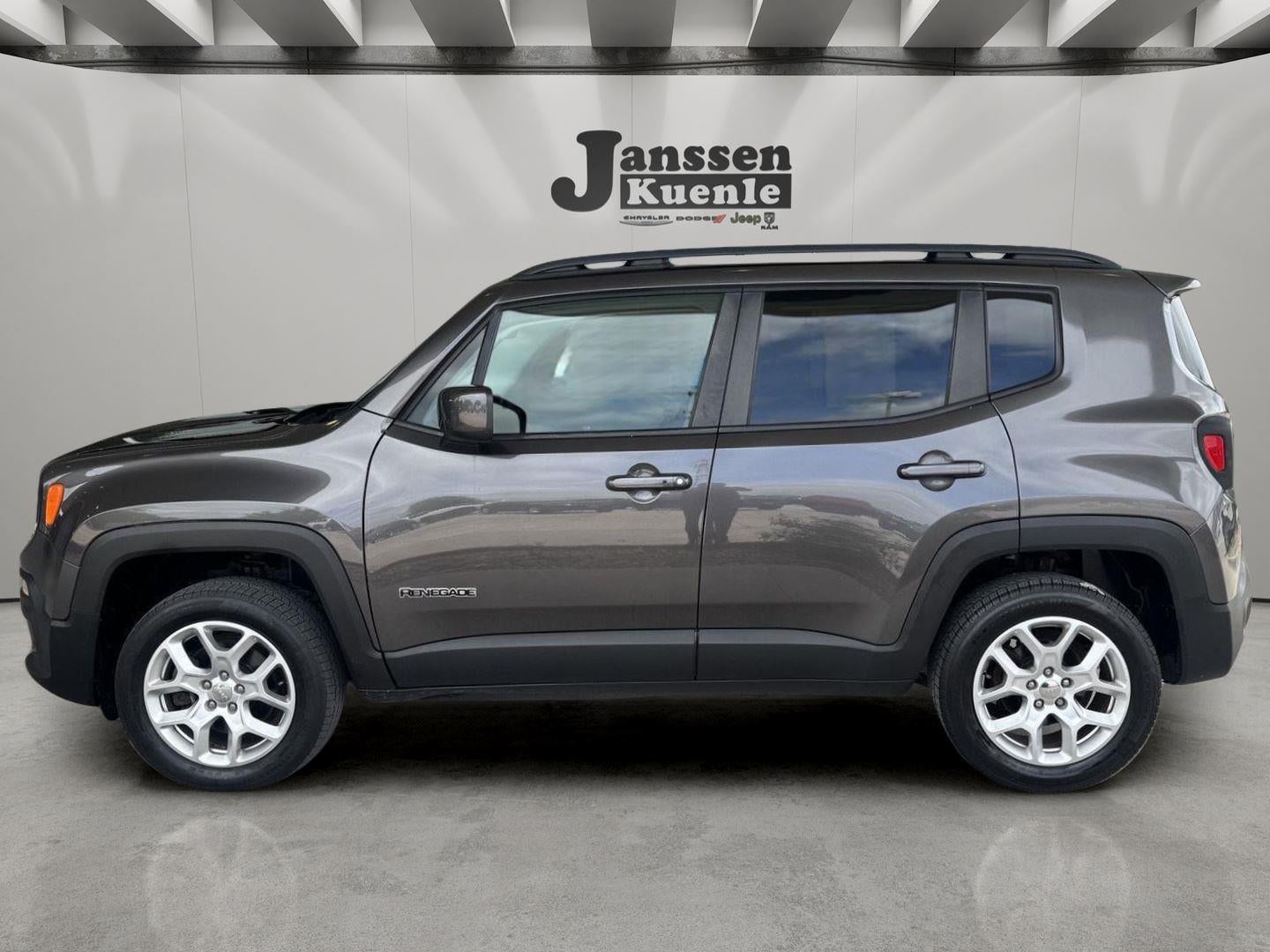2017 Jeep Renegade Latitude 4x4 in Granite Crystal Metallic Clearcoat — front three-quarter view